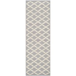 Safavieh Handmade Moroccan Cambridge Crisscross pattern Silver/ Ivory Wool Rug (26 X 10)