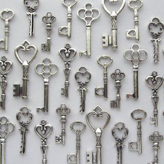 Skeleton Key Charm Set in Antique Silver (48 Charms) 6 Different Styles   Vintage Style Key Charms   The Amelia Collection