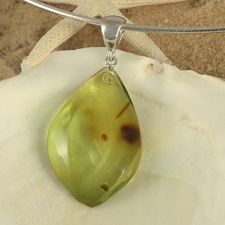 Handcrafted Freeform Green Baltic Amber Pendant Necklace (Lithuania) Necklaces