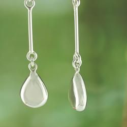 Handcrafted Alpaca Silver 'Teardrop Linear' Dangle Earrings (Mexico) Earrings