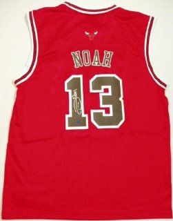 Joakim Noah Signed Jersey   Replica  Sports Related Collectibles  Sports & Outdoors