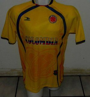 colombia columbia PRO Soccer Jersey  Pro Futball Jersey LARGE (EMBROIDERY MAY BE COUNTRY SEAL OR COUNTRY FLAG SENT AT RANDOM)  Sports & Outdoors