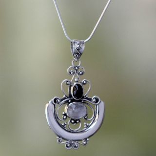 Sterling Silver Arabesque Moonstone Necklace (Indonesia)