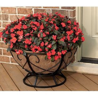 Cobraco  26” Rounded Coco Lined Floor Planter